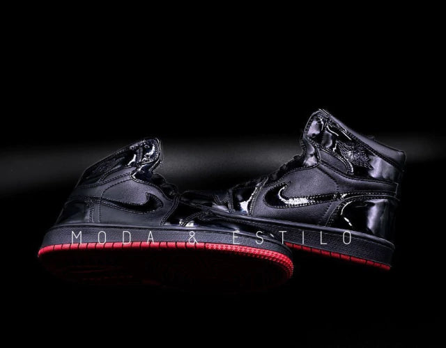 Jordan Air 1 Retro High Black Demon Suela Roja