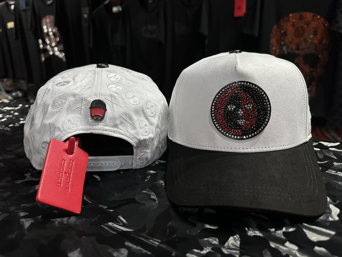 Barbas hats Elegua White