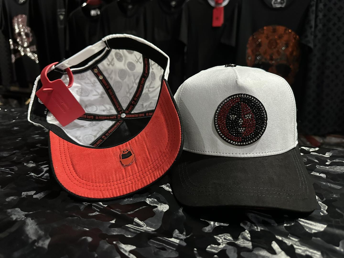 Barbas hats Elegua White